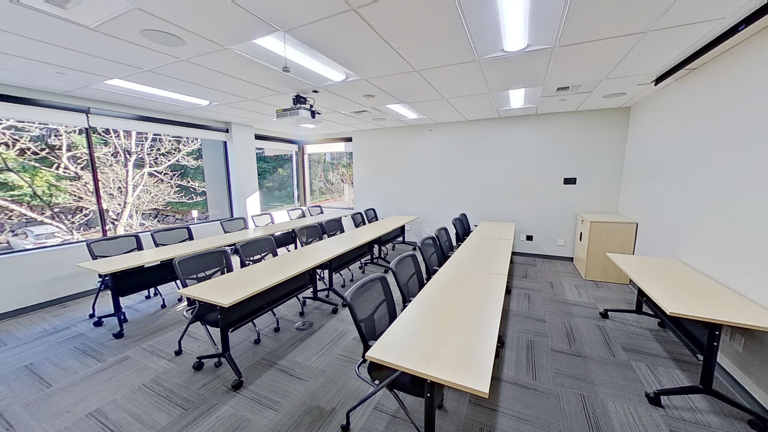 Ideal-Spaces-Bellevue-01302025_170241 Training Room For Rent Bellevue
