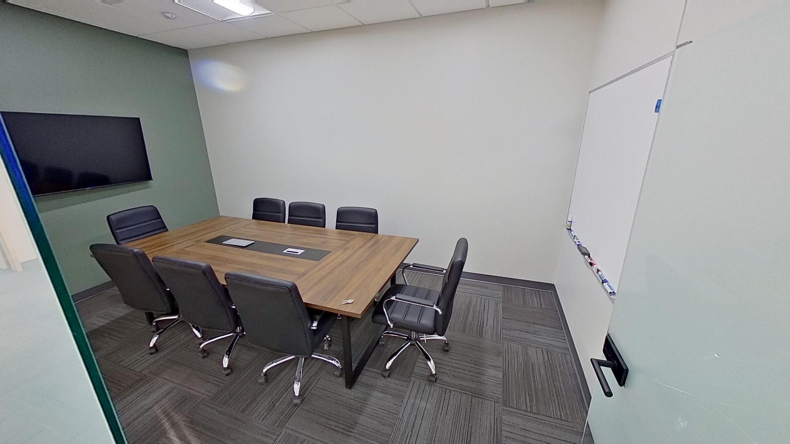 Ideal-Spaces-Bellevue-01302025_170600 Conference Room For Rent Bellevue